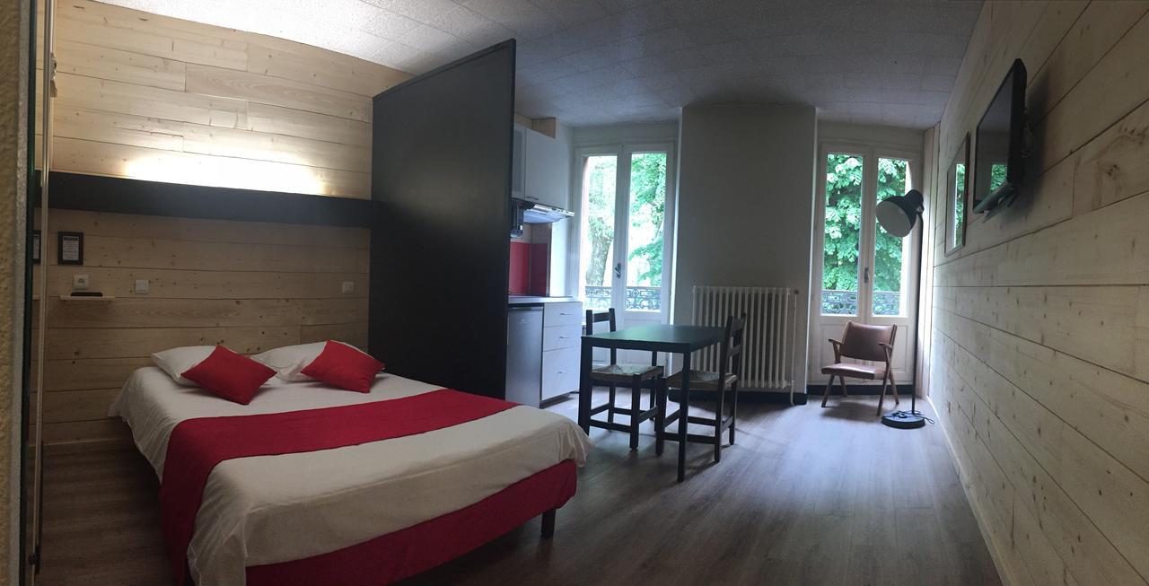 Aparthotel Le Petit Train Bagnères-de-Luchon Zimmer foto